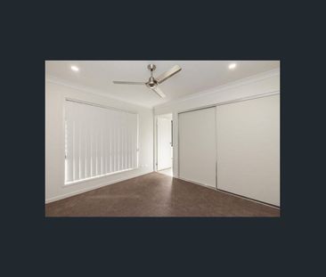 Modern family home in Oxenford - Photo 1