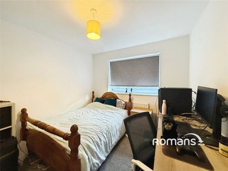 3 bedroom semi detached to rent - Photo 3