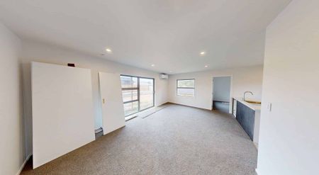 Foxton - 3 Bedrooms - Photo 2