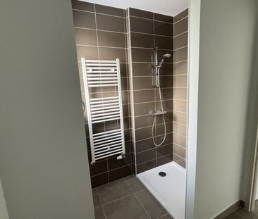 Location Appartement P2 Avec terrasse neuf Neuville-les-dames - Photo 3