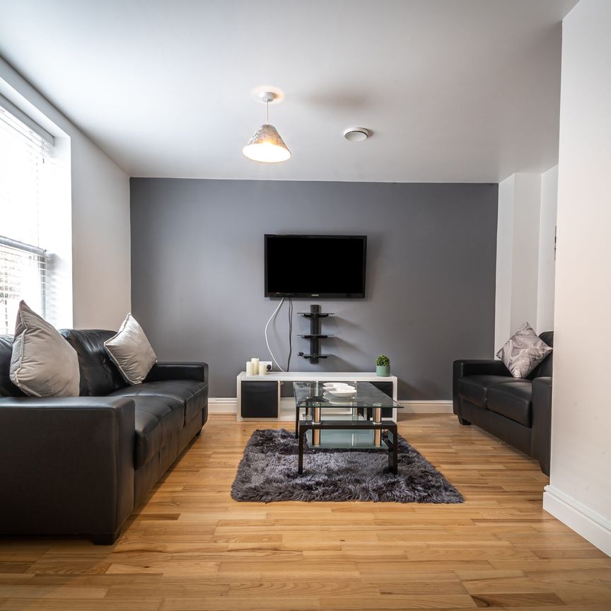 Room 5 Available, 12 Bedroom House, Willowbank Mews – Student Accommodation Coventry - Photo 1