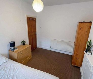 Bright Rooms Available – West Didsbury Room 3 - Photo 3