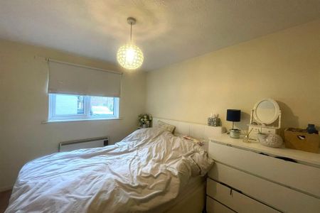 2 bedroom maisonette to rent - Photo 4