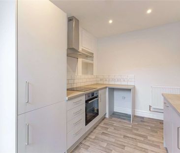 A bright and stylish three bedroom duplex apartment in the heart of... - Photo 5