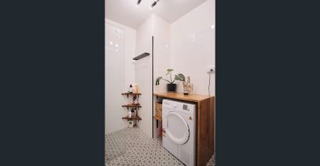 2 Bedroom Apartment - Photo 3