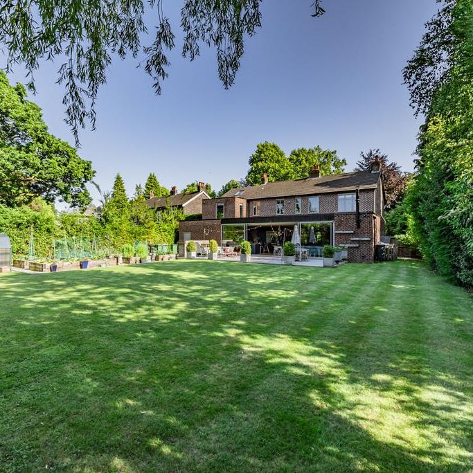 5 bedroom detached house to rent - Photo 1