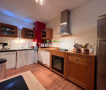 Appartement T2 bis meublé avec terrasse et place de parking - Photo 5