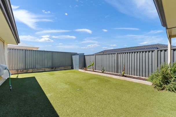 Lovely 4 x 2 in Baldivis - Photo 1