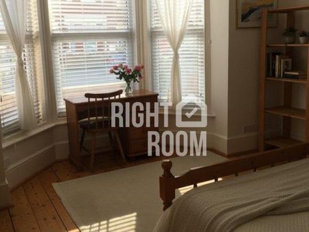 1 bedroom in a house share to rent - Photo 3