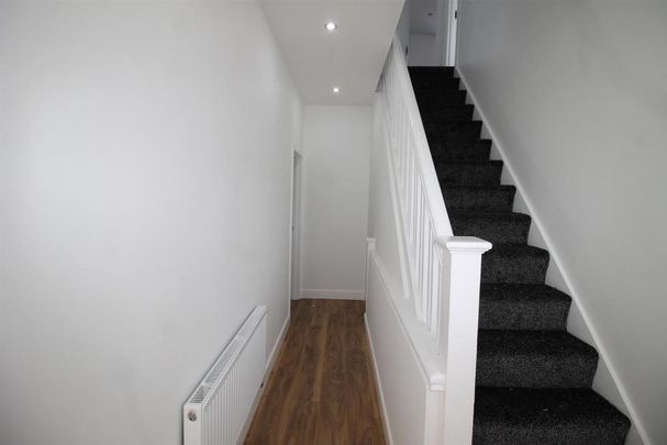 3 bedroom flat to rent - Photo 1