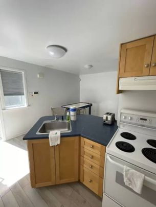 2B Hamilton Ottawa Canada - Photo 1