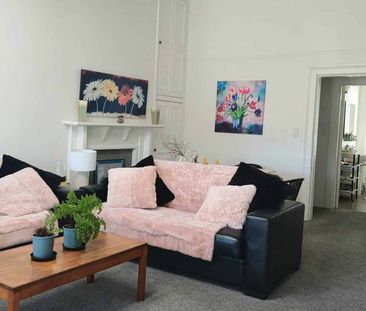 Fully Furnished 1 bedroom Flat - Photo 2