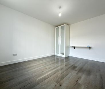 2 bedroom ground floor flat to rent - Photo 2