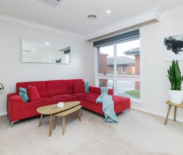 Single-Level Living, Sought after Location - Photo 3
