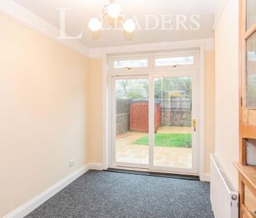 3 bedroom terraced house to rent - Photo 3