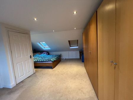 4 bedroom semi-detached house to rent - Photo 4