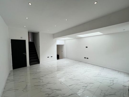 3 bedroom maisonette to rent - Photo 1