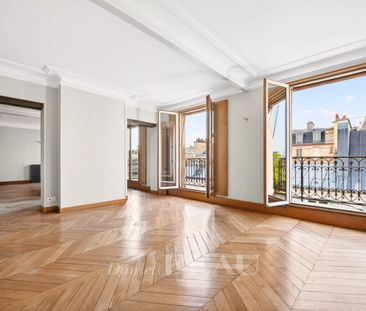 Tout savoir sur cet appartement dans le quartier Odéon, à Paris 6ème - Photo 4