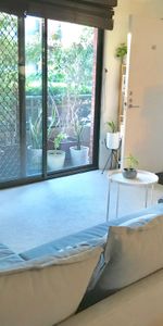 Sophisticated and Stylish Two Bedroom Apartment - Photo 3