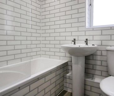 2 bedroom terraced house to rent - Photo 6
