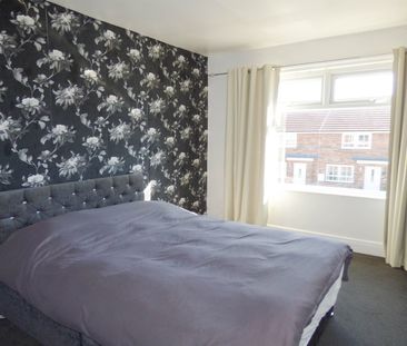 3 bed flat to rent in Red House Road, Hebburn, NE31 - Photo 3