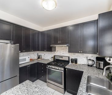 For Lease - 8 Fitzgibson Street, Brampton, Ontario - Photo 3