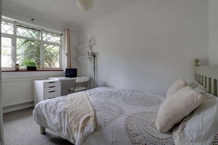 Heath Hill Avenue, BN2 - Photo 2