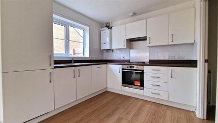 3 bedroom semi-detached house to rent - Photo 3