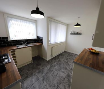 2 bedroom terraced house to rent - Photo 4