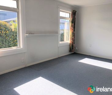 Spacious Tidy One Double Bedroom Rear Unit - Photo 6