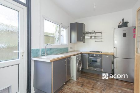 Flat to rent - Beauchamp Road, London, SE19 - Photo 4