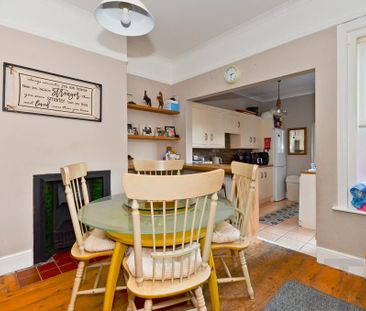 4 bedroom semi-detached house to rent - Photo 3