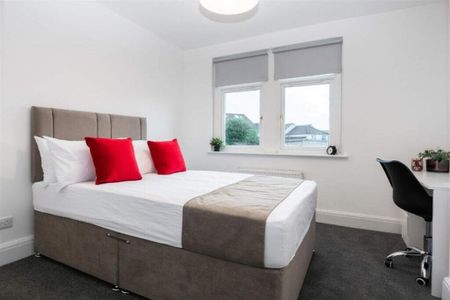 Downend Road, Kingswood - Photo 3