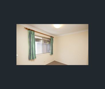 Charming Home - Photo 2