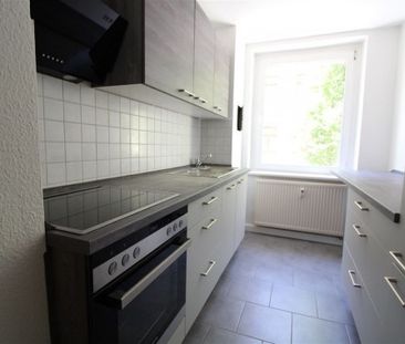 schöne 2 Raum-Wohnung mit Balkon und neuer Einbauküche - Photo 5