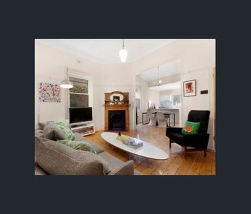 Cosmopolitan Living At It's Finest - Photo 2