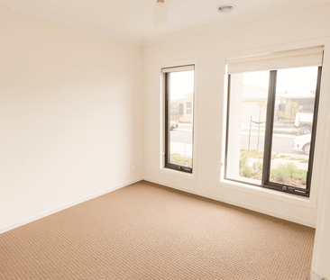 39 Coolamon Dr, Craigieburn, Vic 3064 - Photo 4