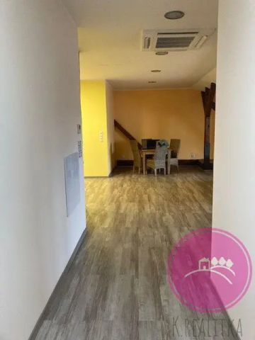 Krátkodobý pronájem podkrovního bytu 2+kk přímo v centru města Šternberk - Photo 3