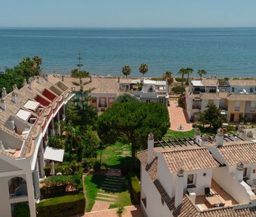 Townhouse in Bahía de Marbella - Photo 5