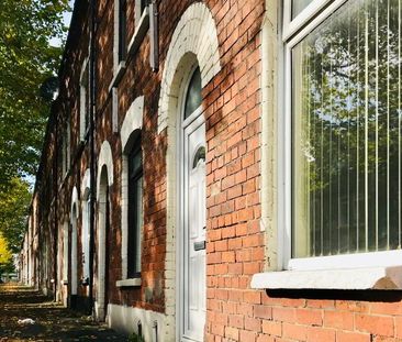Balfour Avenue, Room 2, All Bills Included, Belfast, BT7 2FH - Photo 1