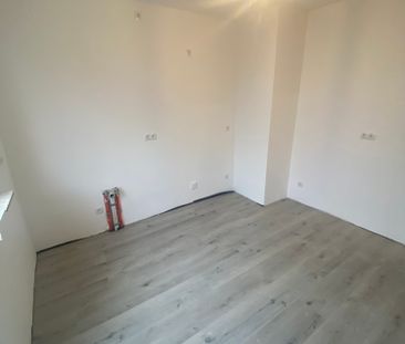 MA - SANDHOFEN Vollständig renovierte 2 ZKB + Terrasse Mietwohnung ... - Foto 1