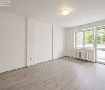 Dlouhodobý pronájem bytu 1+kk v Ostravě-Porubě - Фото 4