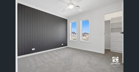 Near New Stunning home - Photo 4