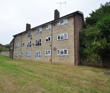 2 bedroom Flat - HARWOOD HILL, WELWYN GARDEN CITY. - Photo 1