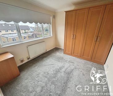 Plough Rise, Upminster, RM14 - Photo 2