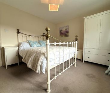 4 bedroom terraced house to rent - Photo 3