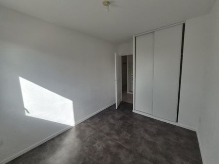 Location Appartement 3 pièces 61m² MONS EN BAROEUL 59370 - Photo 4