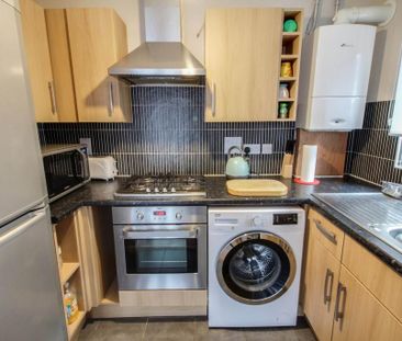 2 bedroom flat to rent - Photo 5
