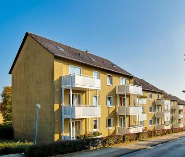 Frisch renovierte 2-Zimmer-Wohnung mit neuem Tageslichtbad und Balkon - Photo 1