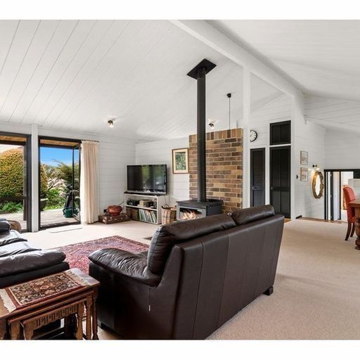 Beautiful furnished home in Springfield - Photo 1